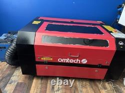 Gravureuse Laser CO2 OMTech 28x20 po. 60W avec Refroidisseur d'Eau CW-3000