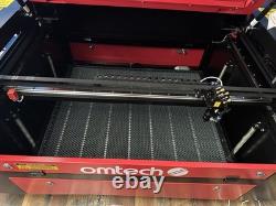 Gravureuse Laser CO2 OMTech 28x20 po. 60W avec Refroidisseur d'Eau CW-3000