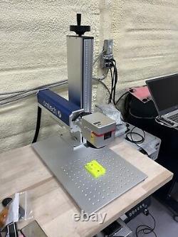 Machine de marquage laser à fibres OMTech 30W 6.9x6.9 pouces pour métal acier avec gravure supplémentaire